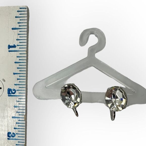 Vintage reflective oval stone silver toned screw back earrings - Picture 6 of 6